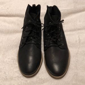 Skechers ankle boots Excellent condition sz 9